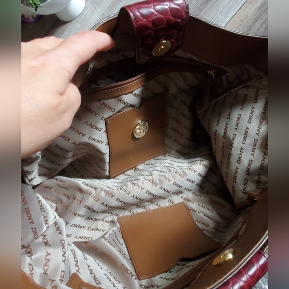 Large DKNY red croc satchel - Picture 9 of 13